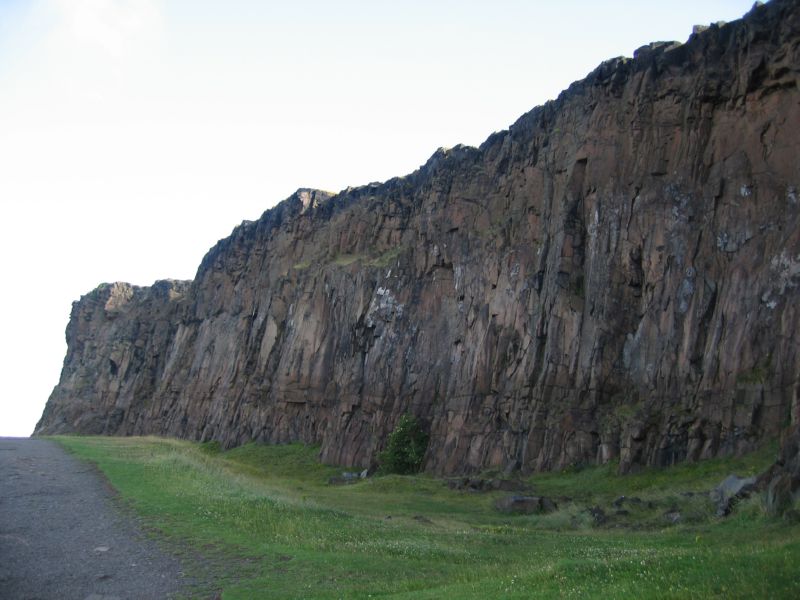 Arthur (18) more crags